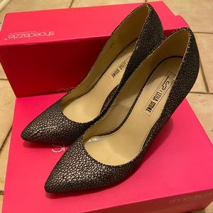 Leila Stone Stingray Pumps 7.5
